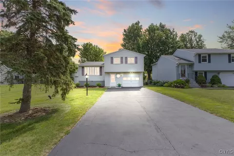 418 Tilden Dr, East Syracuse, NY 13057