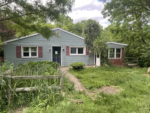 1 Curtis St, Mentz, NY 13140