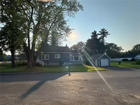 5627 Bear Rd, Syracuse, NY 13212