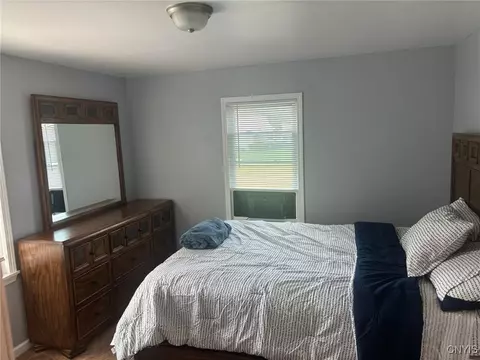 Bedroom - 5627 Bear Rd, Syracuse, NY 13212 photo 1 of 5