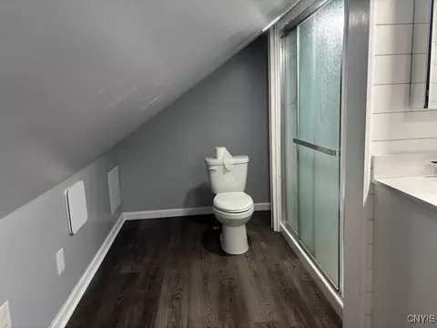 Bath - 5627 Bear Rd, Syracuse, NY 13212 photo 3 of 3