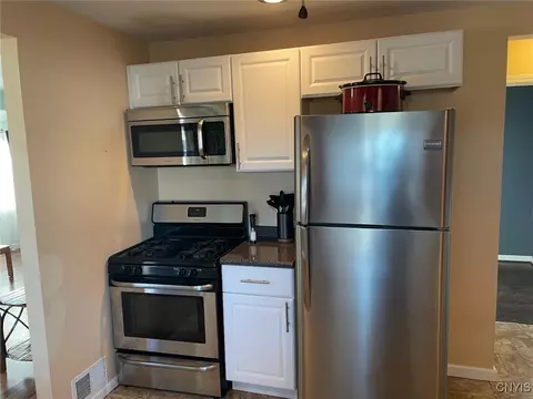 Kitchen - 5627 Bear Rd, Syracuse, NY 13212 photo 2 of 2