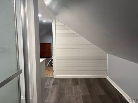 Entry Way - 5627 Bear Rd, Syracuse, NY 13212 photo 1 of 4