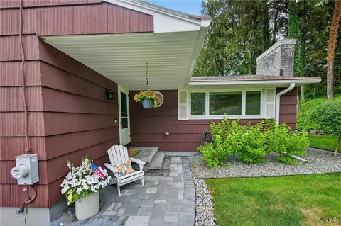 Exterior - 304 Halton Rd, Syracuse, NY 13224 photo 9 of 13
