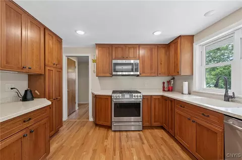 Kitchen - 304 Halton Rd, Syracuse, NY 13224 photo 2 of 5