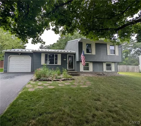 3712 Pendulum Path, Baldwinsville, NY 13027