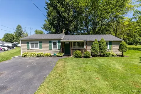 7042 N Manlius Rd, Kirkville, NY 13082