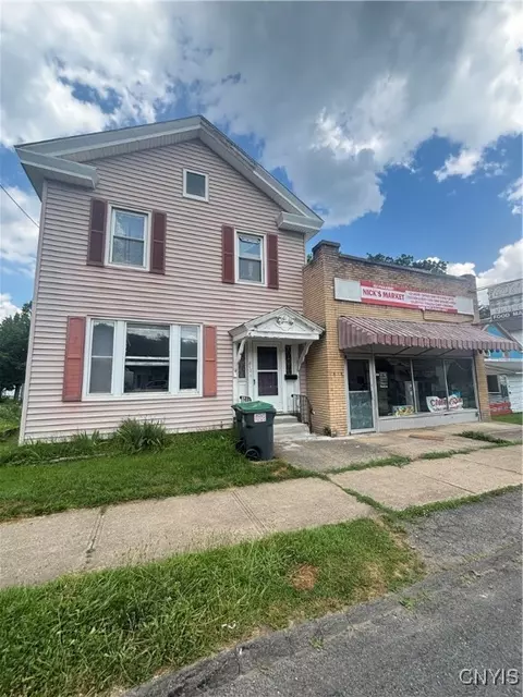 810 Utica St, Whitestown, NY 13424