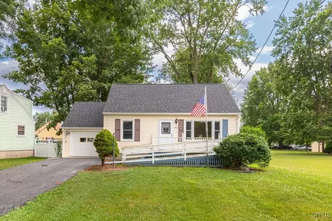 405 Edgerton St, Minoa, NY 13116