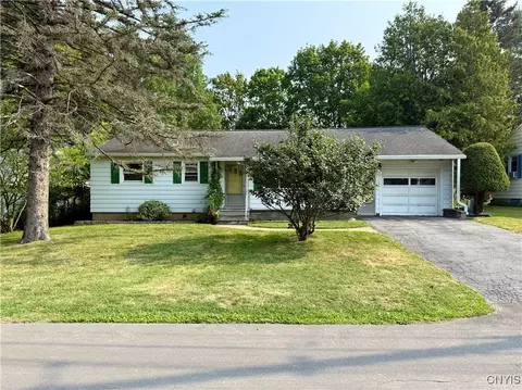 17 Wadas Dr, Whitestown, NY 13417