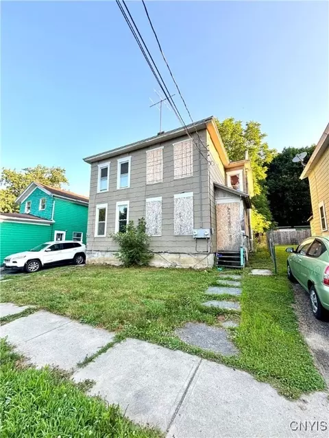7 Barber St, Auburn, NY 13021