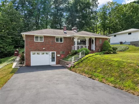 107 Huntshill Rd, Geddes, NY 13209