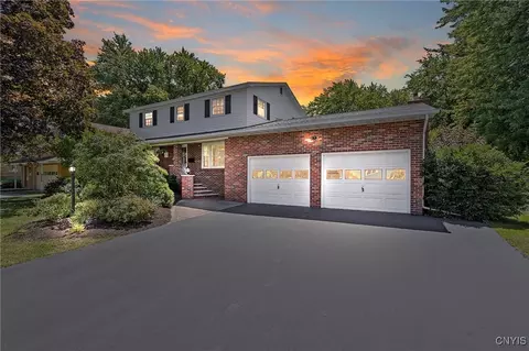 209 Jewell Dr, Salina, NY 13088