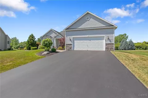 Exterior - 5186 Lyle Dr, Clay, NY 13041 photo 6 of 7
