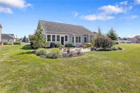 Exterior - 5186 Lyle Dr, Clay, NY 13041 photo 3 of 7