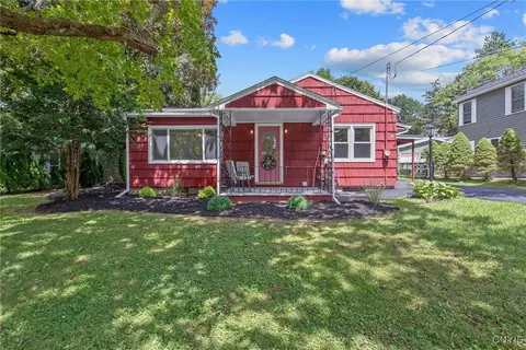 32 Brown St, Lysander, NY 13027