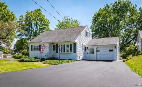 401 Pinewood Dr, Utica, NY 13502