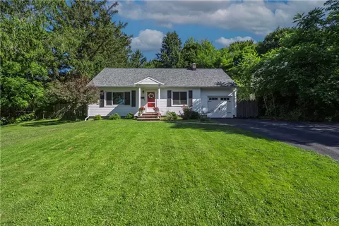 205 Eureka Dr, Manlius, NY 13104 photo 2