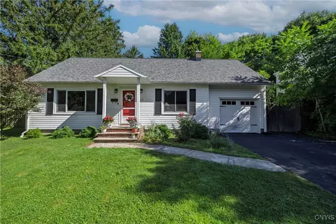 205 Eureka Dr, Manlius, NY 13104
