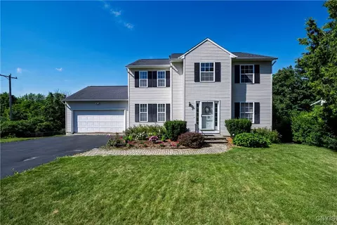7702 Clark Ln, Manlius, NY 13104