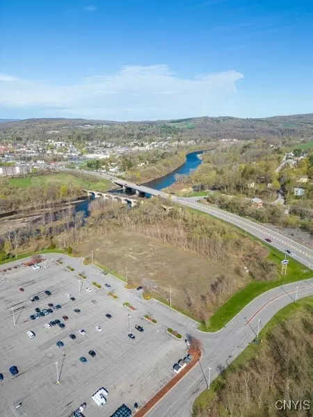 180 Lowes Blvd, Herkimer, NY 13350