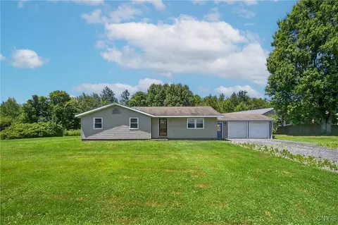 11 Sunrise Dr, Hannibal, NY 13074