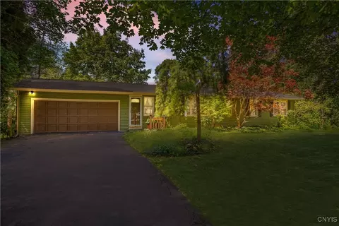 4465 Makyes Rd, Onondaga, NY 13215