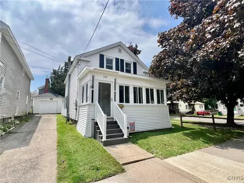 148 E 9th St, Oswego, NY 13126