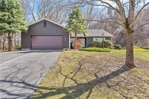 5315 Poster Ln, Fayetteville, NY 13066