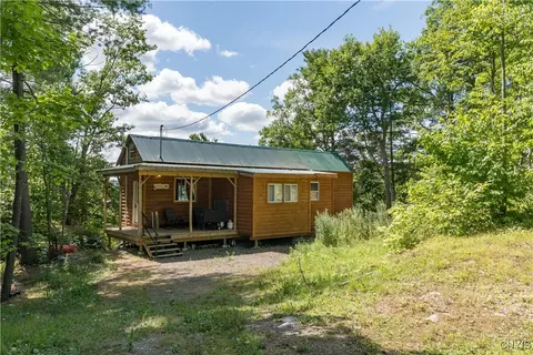 24 Patrick Dr, Hammond, NY 13646