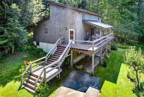 7905 Hall Rd, Vienna, NY 13042