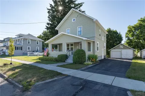 414 S Pleasant St, Watertown, NY 13601
