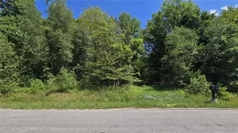 83 Lindsay Ln, Hastings, NY 13076