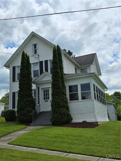 418 Putnam St, Waterville, NY 13480