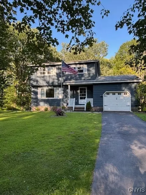 115 Roxbury Rd, Kirkville, NY 13082