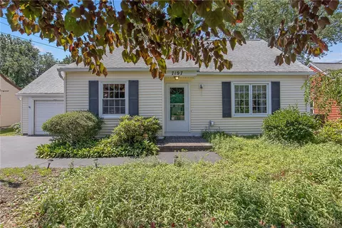 7197 Willow Rd, Syracuse, NY 13212