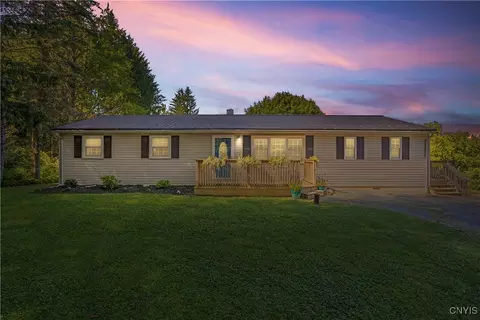 8503 Indian Hill Rd, Manlius, NY 13104