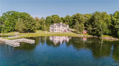 43335 School House Rd, Clayton, NY 13624