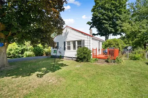 222 Hoover Dr, Onondaga, NY 13205