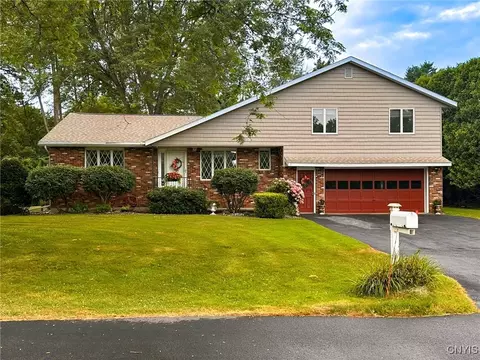 7 Symphony Pl, Whitestown, NY 13492