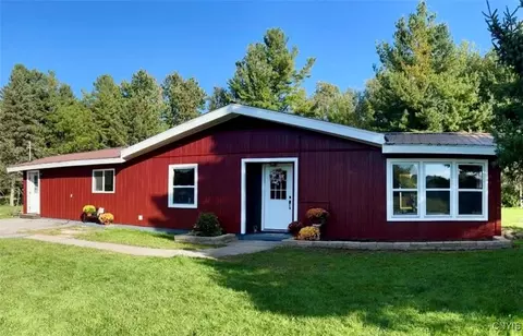 90 Cambray St, Gouverneur, NY 13642