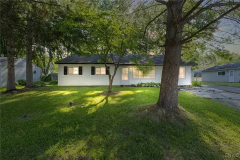 7924 John Huss Ave, Bridgeport, NY 13030