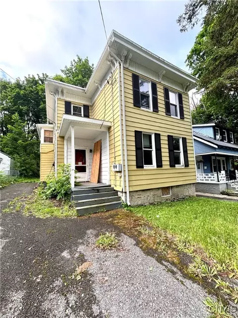 12 Arch St, Auburn, NY 13021