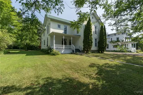 19 Antwerp St, Philadelphia, NY 13673