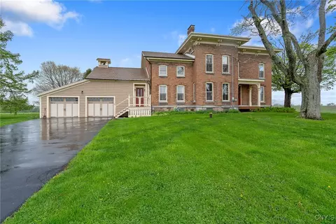 7063 W Sorrell Hill Rd, Van Buren, NY 13027