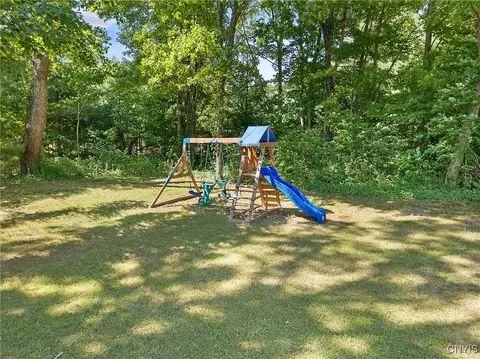 Exterior - 36 Bert Howard Dr, Central Square, NY 13036 photo 4 of 6
