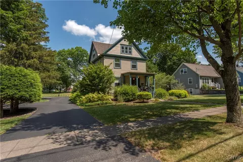 83 Oxford Rd, New Hartford, NY 13413