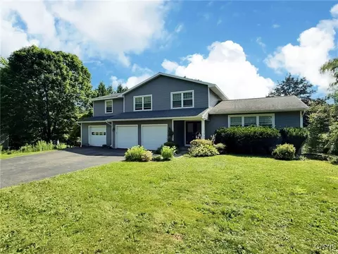 4012 College View Dr, Cortlandville, NY 13045