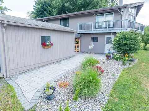 4212 Young Rd, Onondaga, NY 13215
