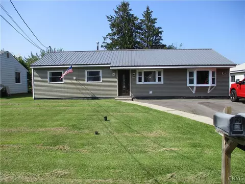 7921 Eisenhower Blvd, Bridgeport, NY 13030